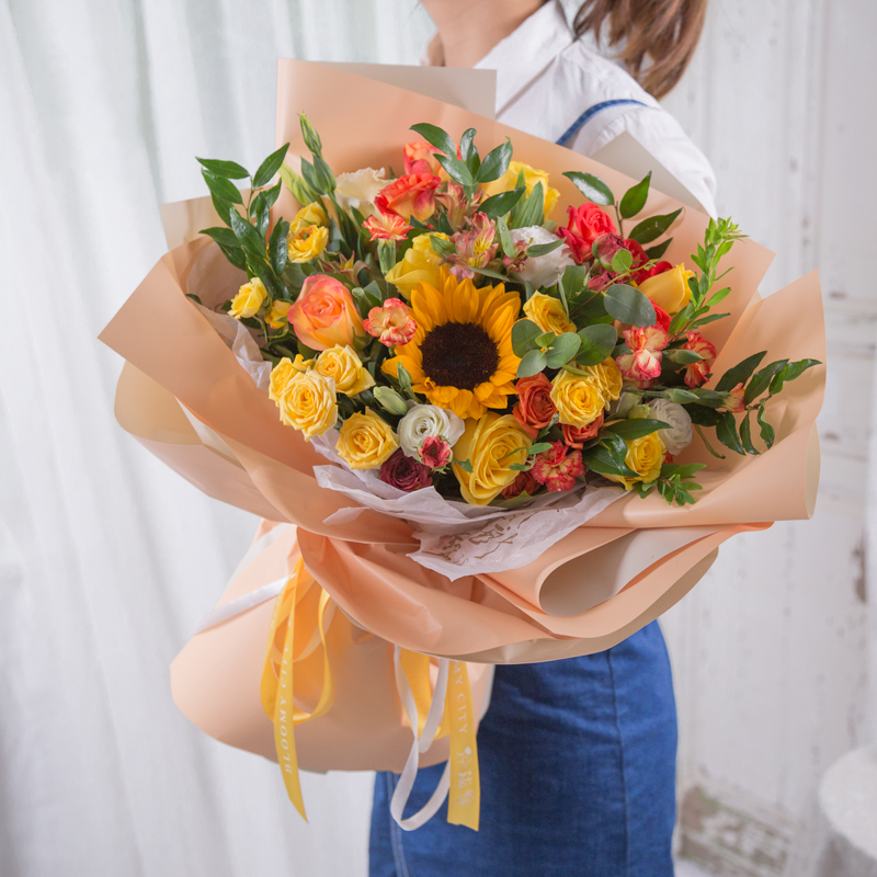 美好的明天-1支向日葵+11支精品黄玫瑰混搭
